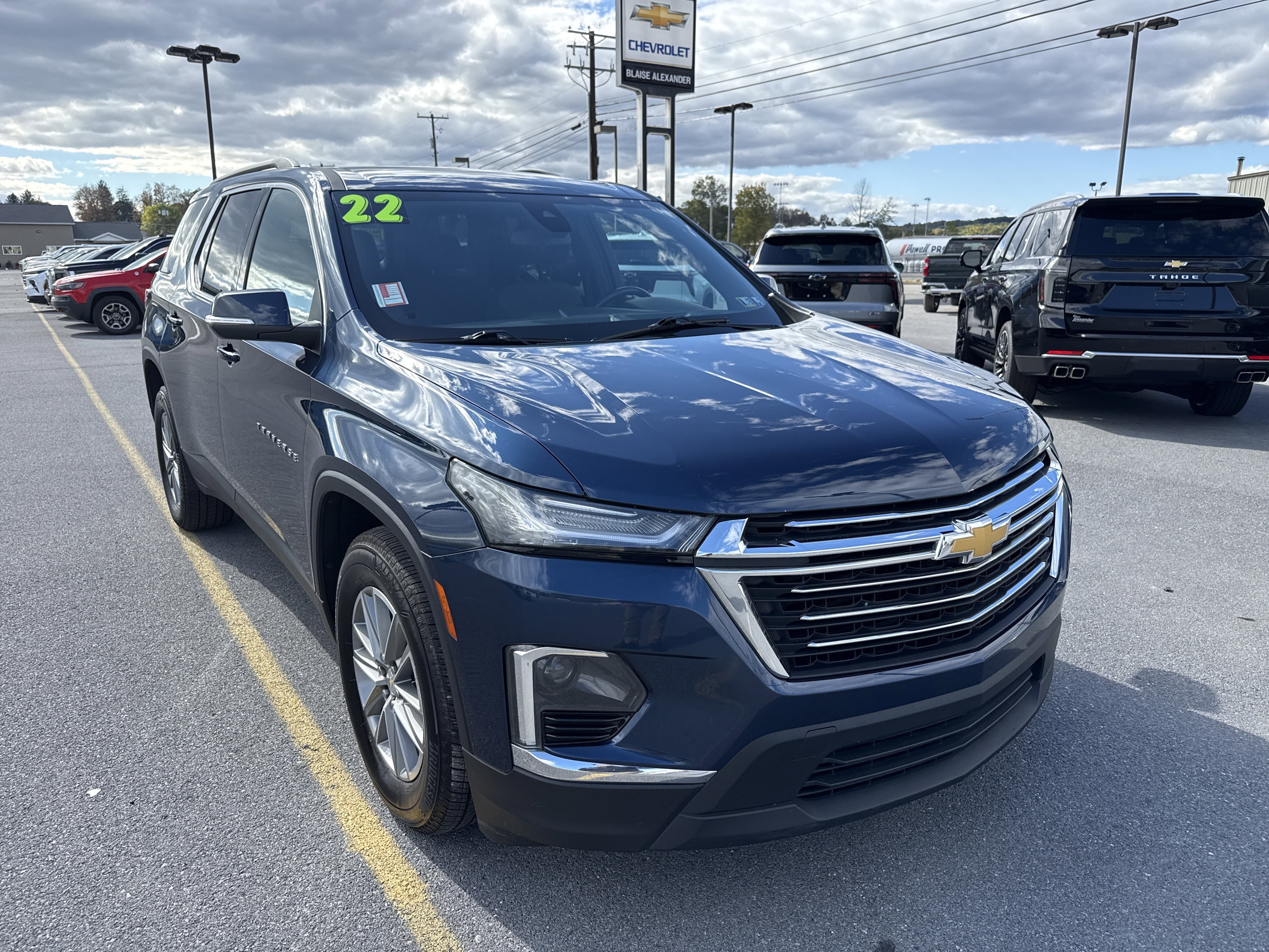 Used 2022 Chevrolet Traverse LT