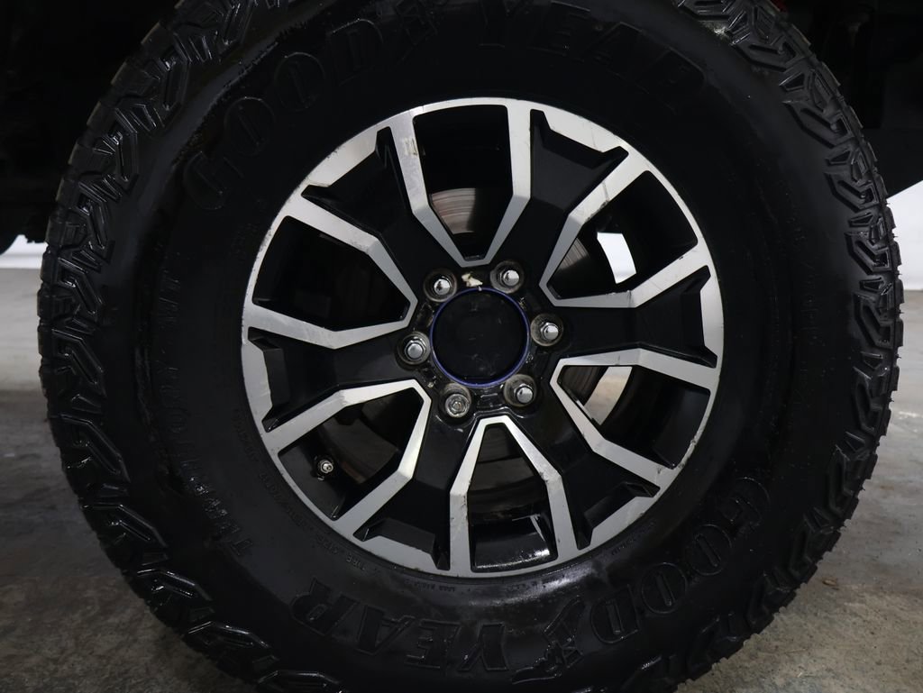 Used 2019 Toyota Tacoma TRD Sport image 29