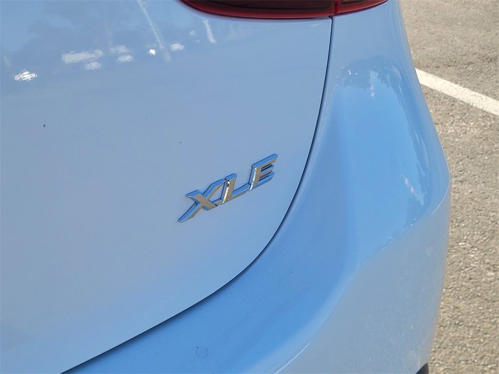 Used 2020 Toyota Yaris XLE image 7