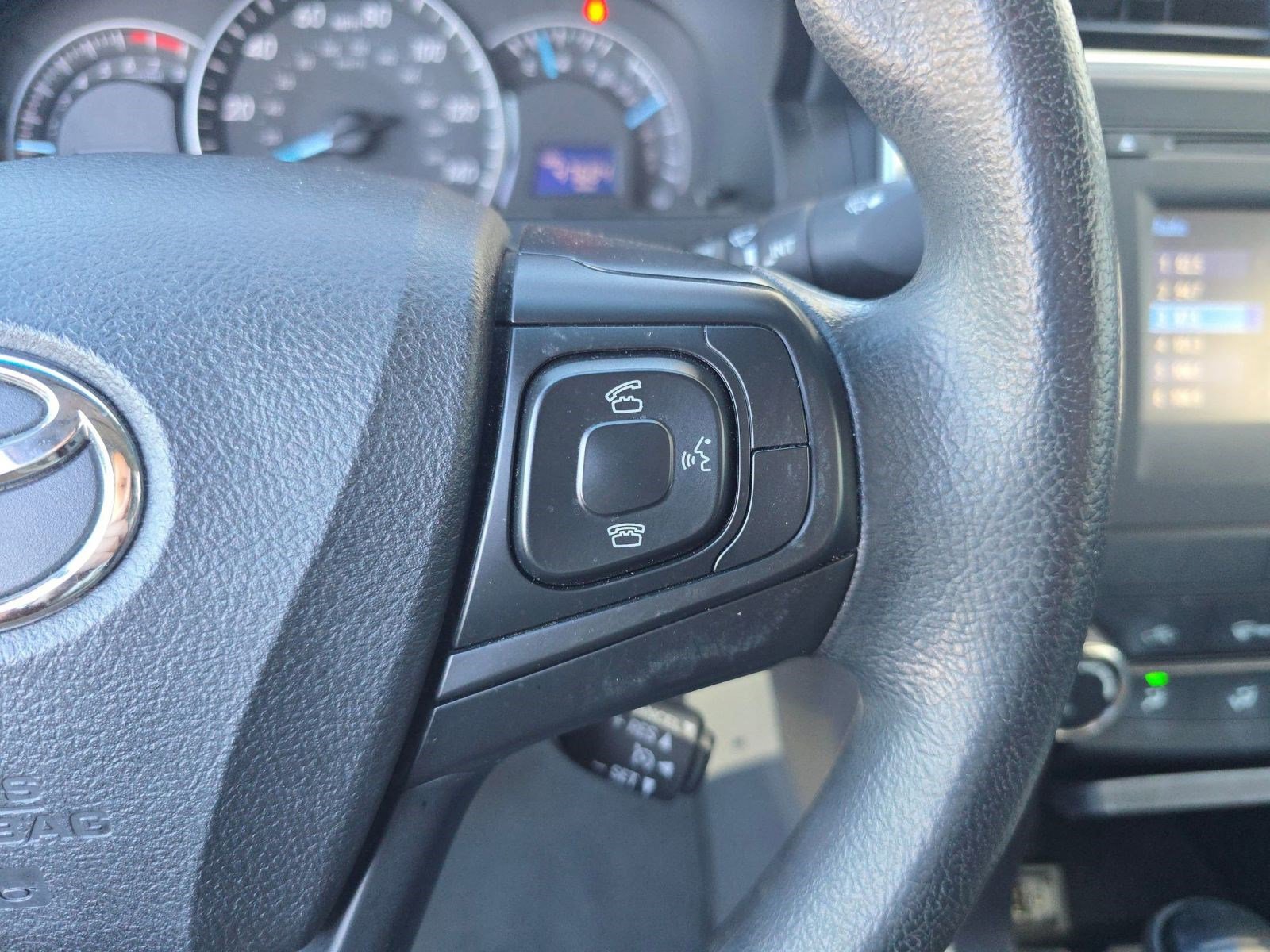 Used 2015 Toyota Camry LE image 20