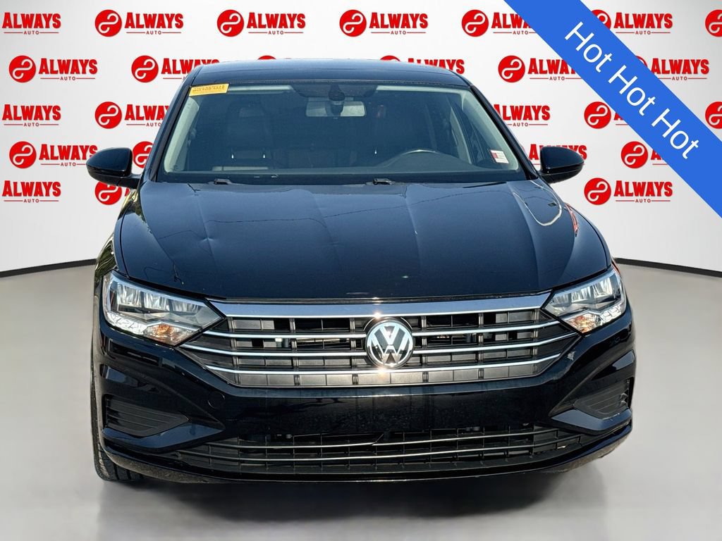 Used 2019 Volkswagen Jetta SE w/ Cold Weather Package FWD image 2