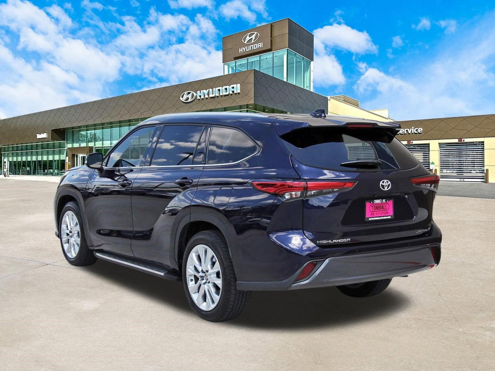 Used 2022 Toyota Highlander Limited FWD image 8