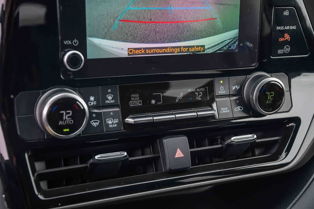 Used 2023 Toyota Highlander LE FWD image 22