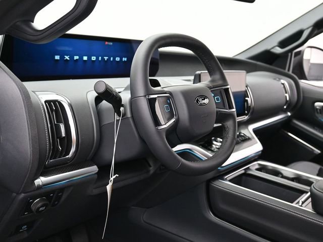 New 2026 Ford Expedition Platinum w/ Stealth Appearance Package image 16