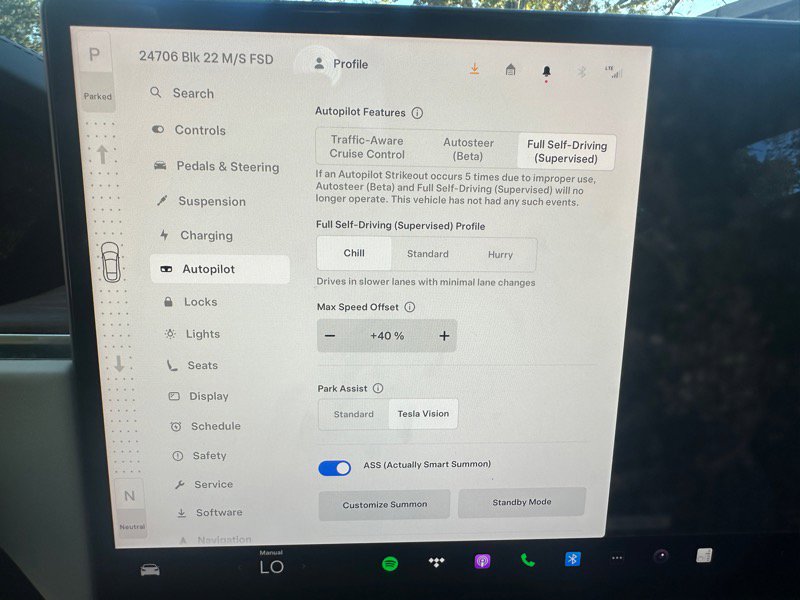 Used 2022 Tesla Model S AWD image 34