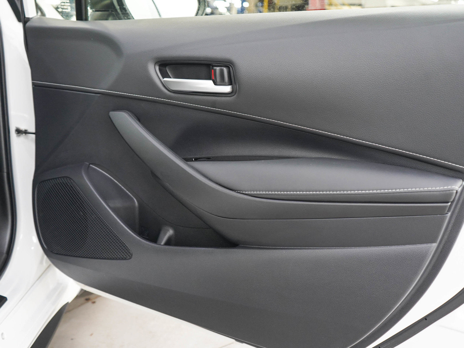 Used 2022 Toyota Corolla SE FWD image 9