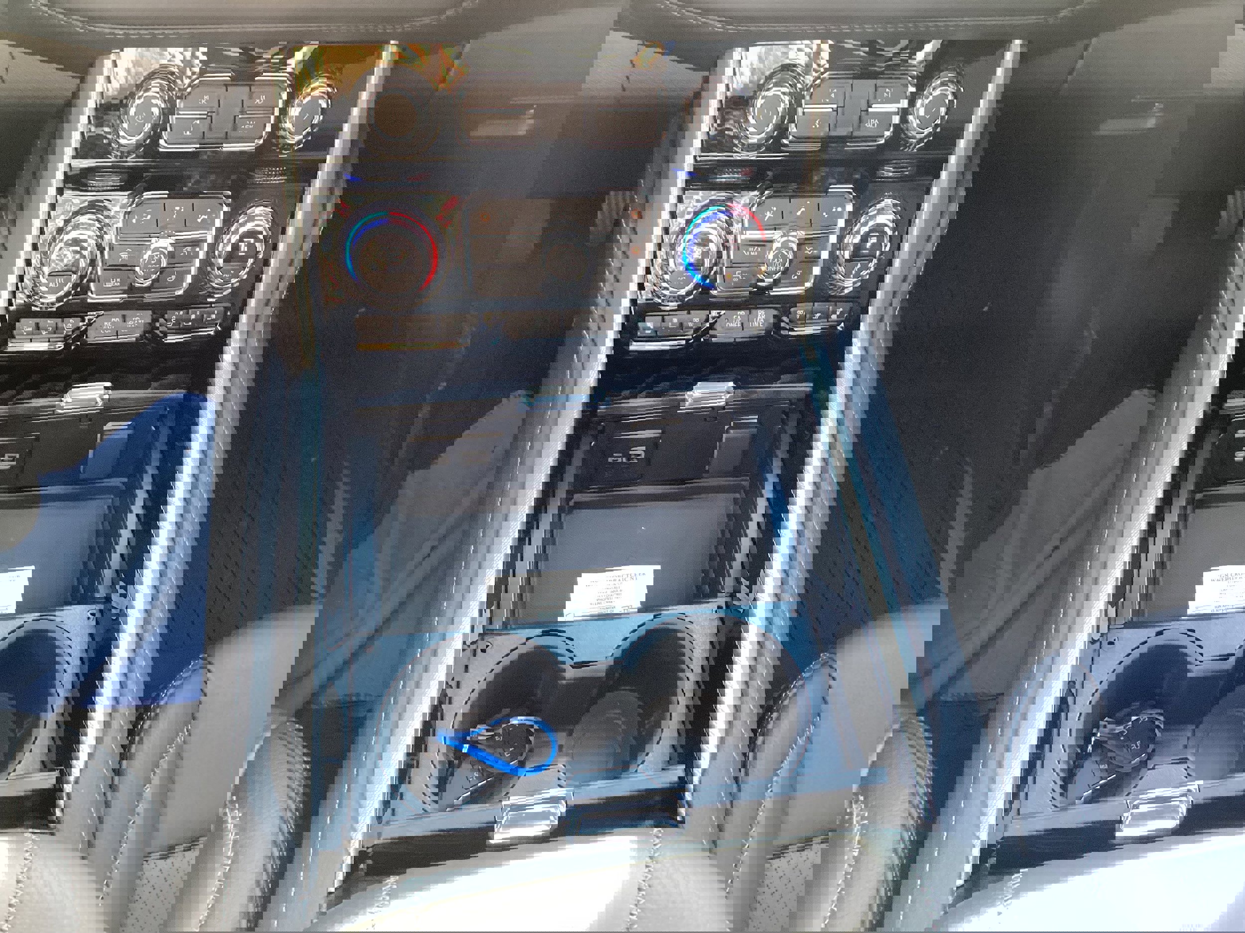 Used 2024 GMC Yukon Denali w/ Denali Reserve Package image 23