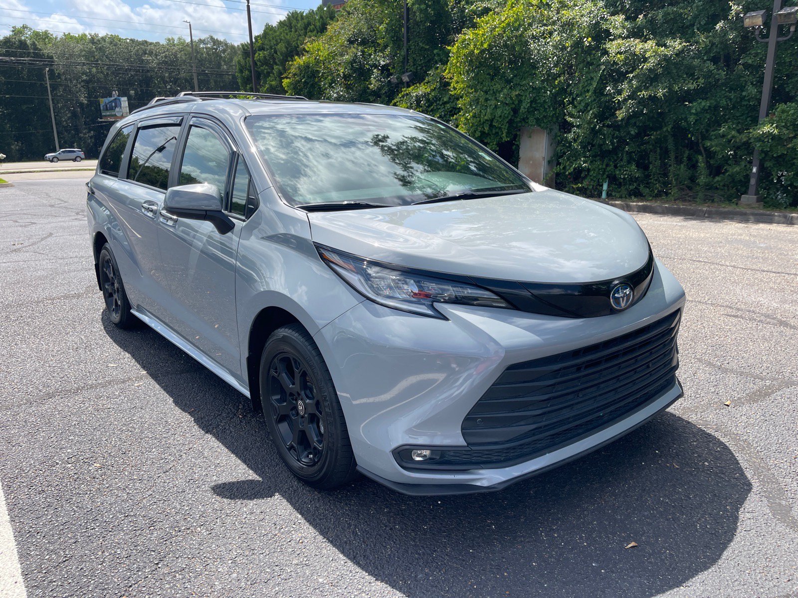 Used 2025 Toyota Sienna XLE Woodland Edition