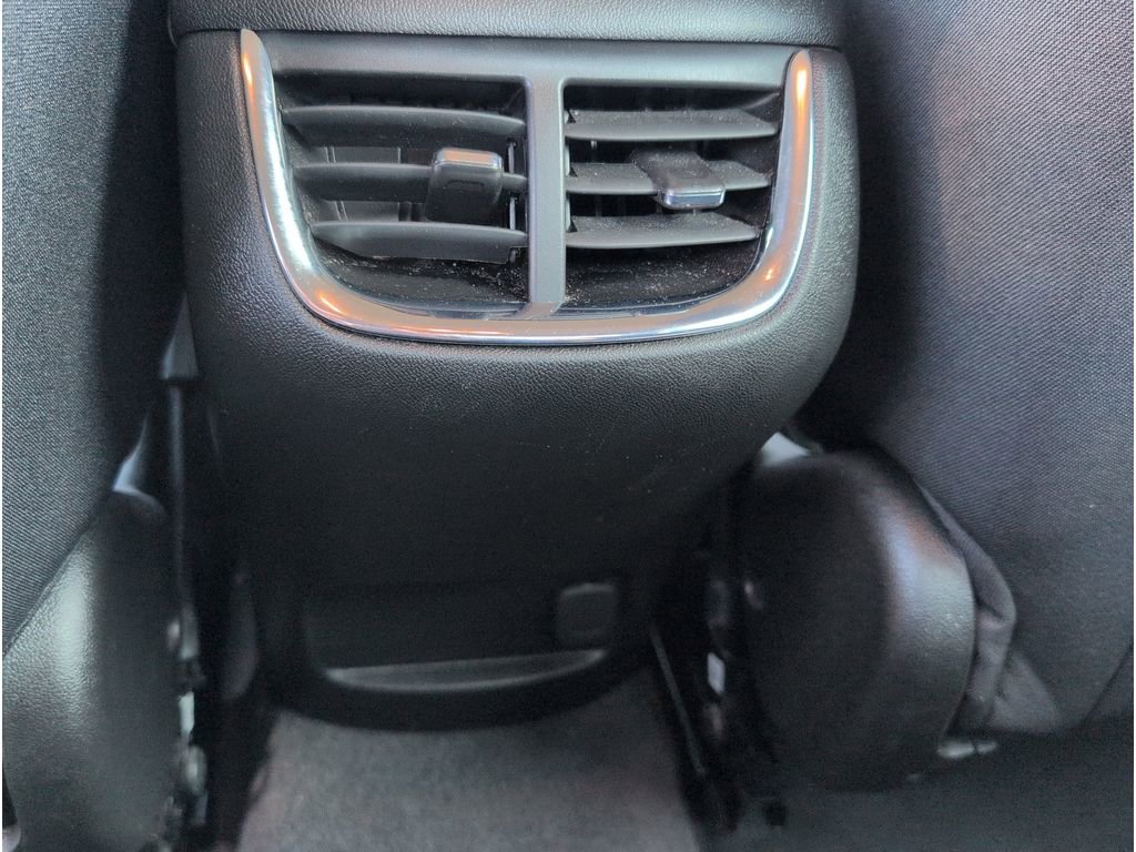 Used 2024 Chevrolet Malibu LT image 32