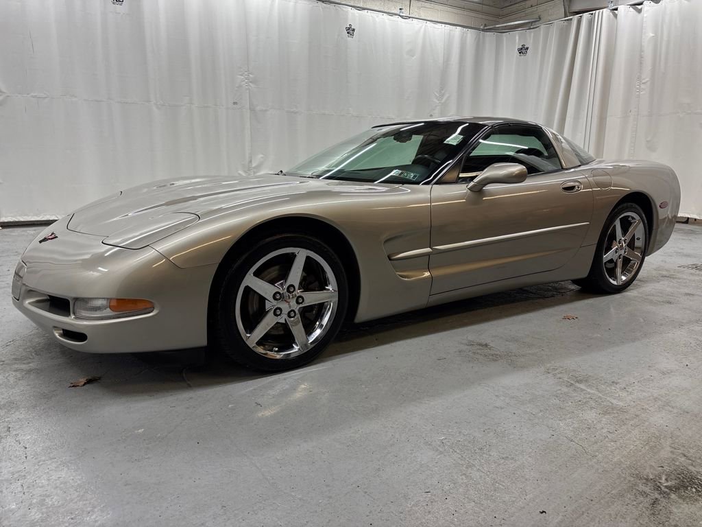 Used 2001 Chevrolet Corvette Coupe w/ Preferred Equipment Group1