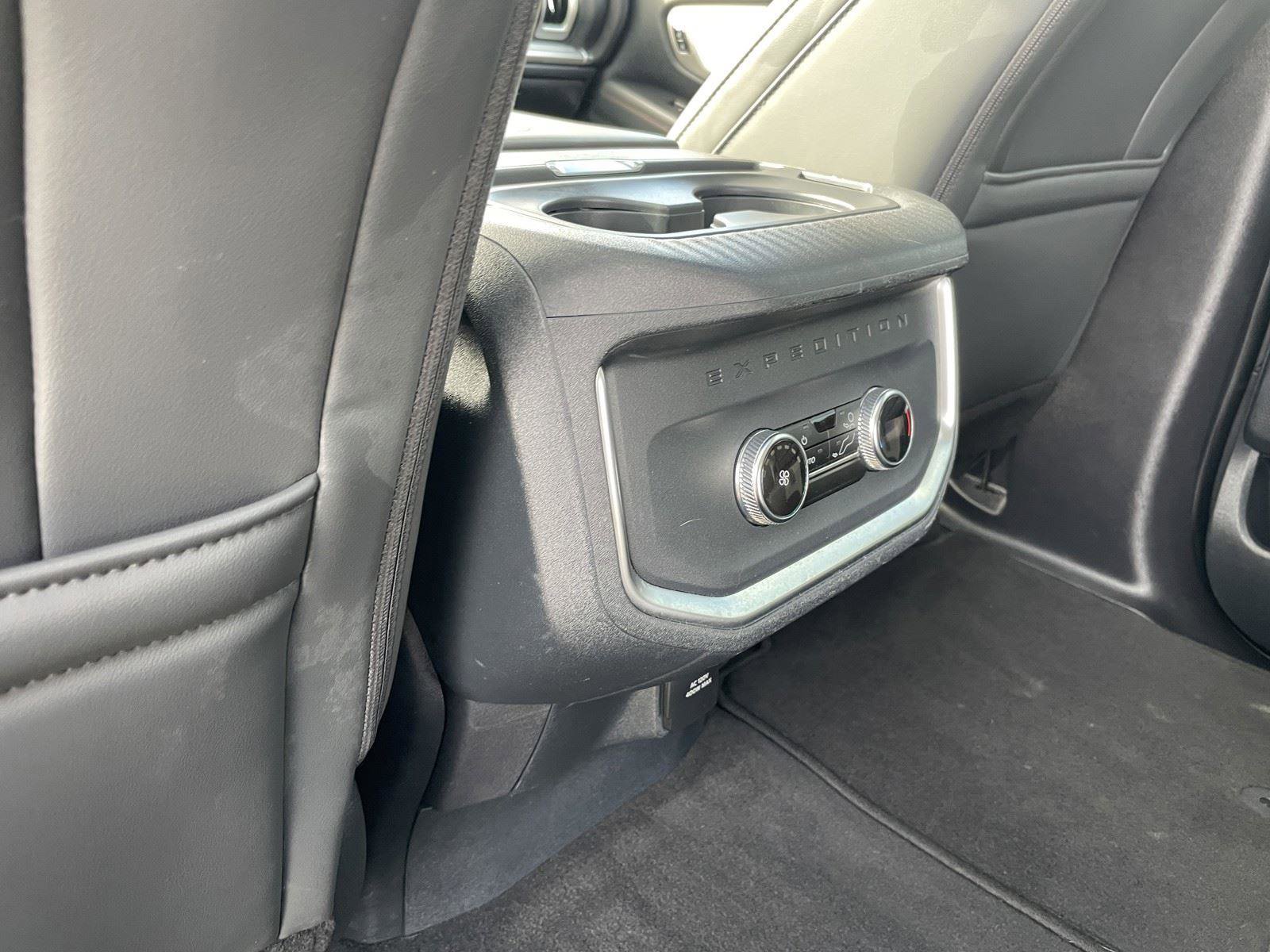 Used 2025 Ford Expedition Active AWD/4WD image 25