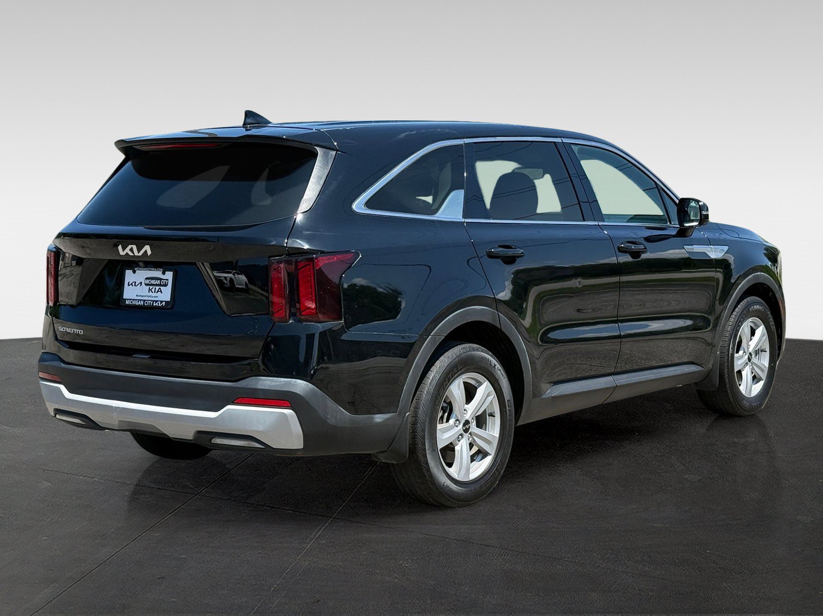 Used 2024 Kia Sorento LX FWD image 5