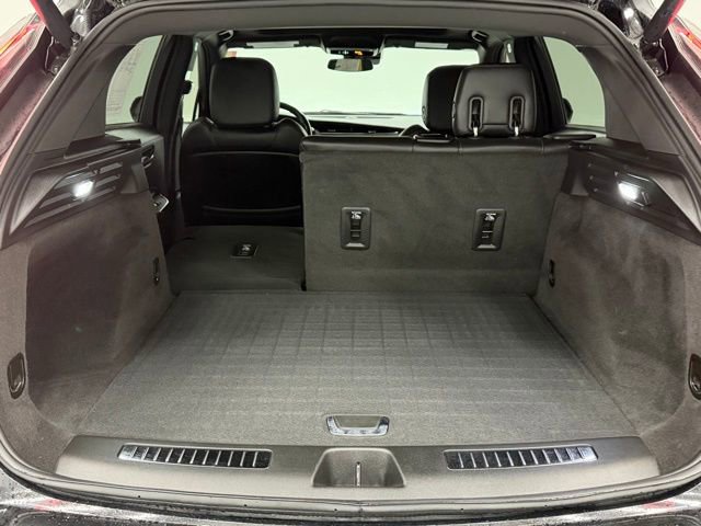 Used 2023 Cadillac XT4 Sport w/ Cold Weather Package image 28