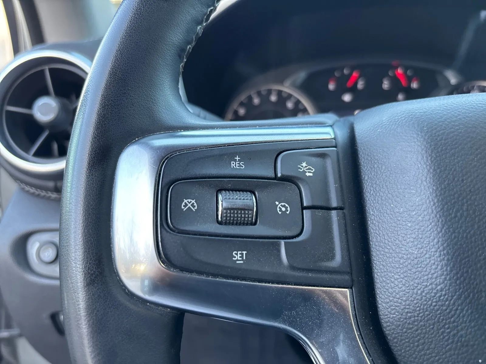 Used 2024 Chevrolet Blazer LT AWD/4WD image 17