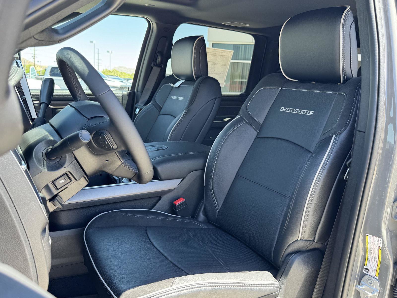 New 2026 RAM 3500 Laramie AWD/4WD image 29