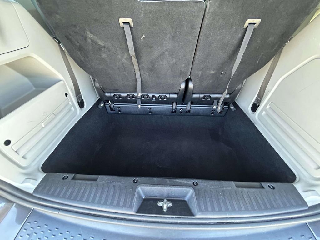 Used 2020 Dodge Grand Caravan SXT FWD image 16