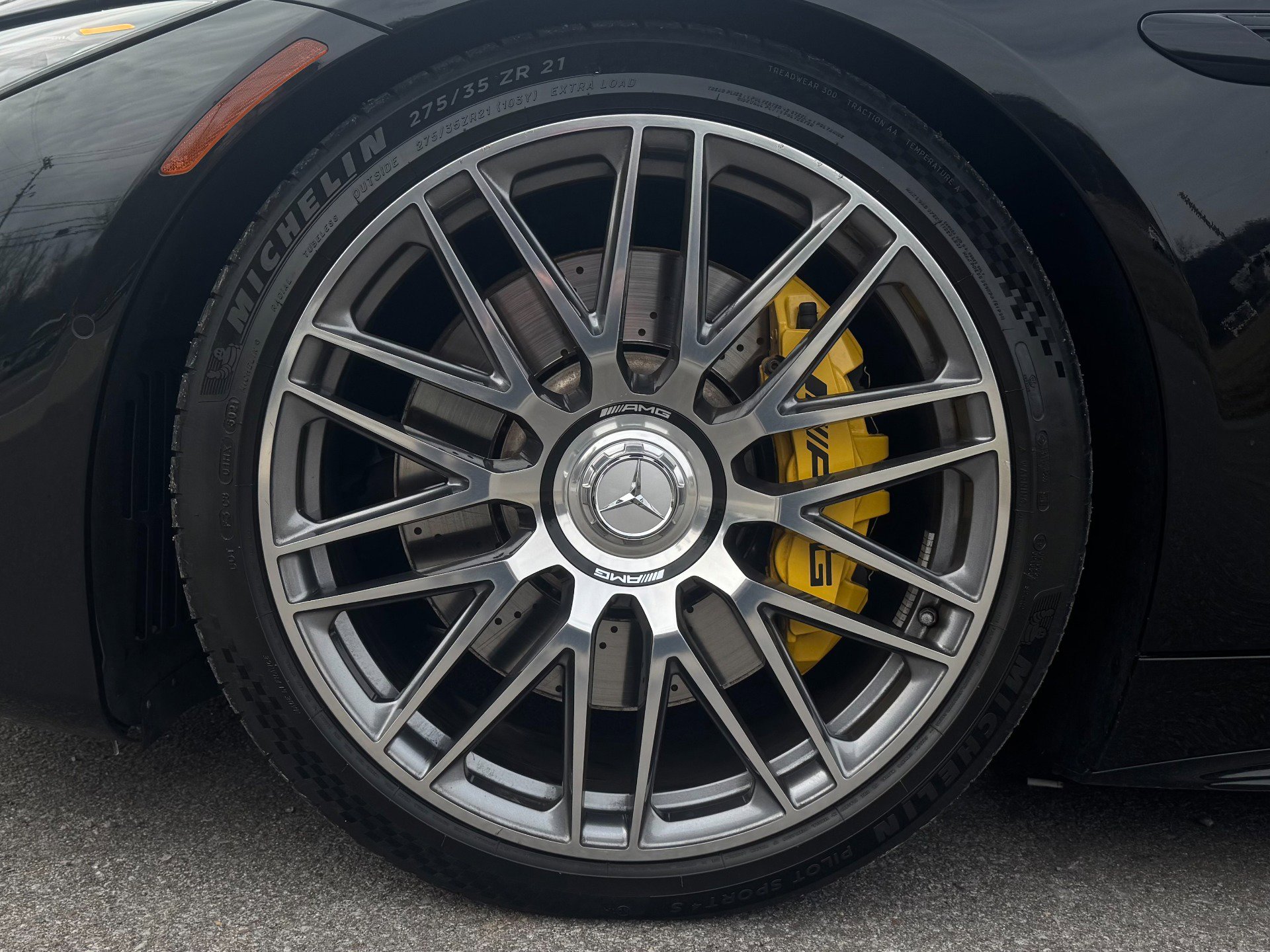 Used 2022 Mercedes-Benz SL 63 AMG 4MATIC w/ Driver Assistance Package image 47