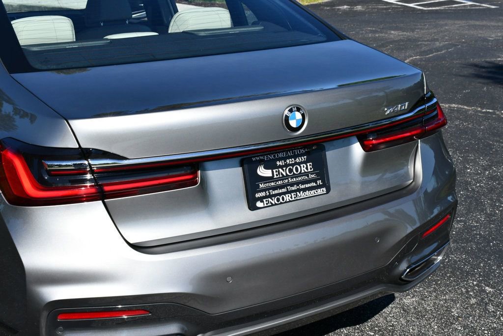 Used 2020 BMW 740i w/ Luxury Rear Seating Package image 10