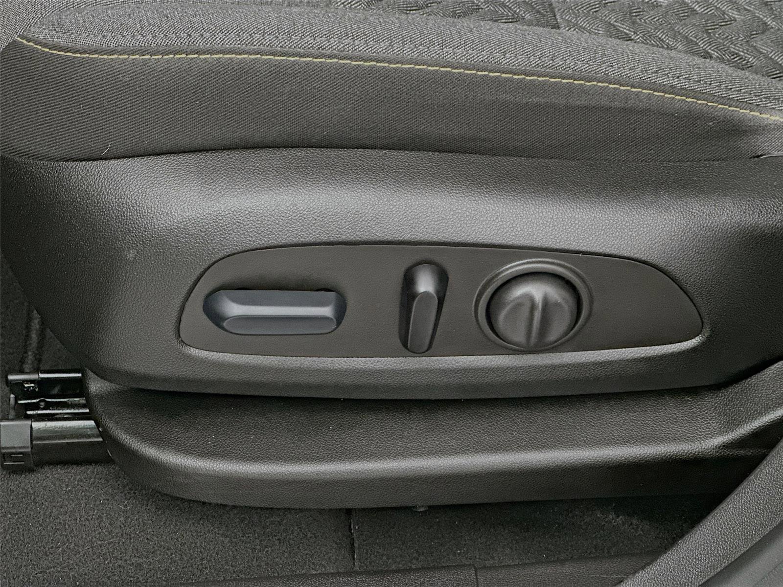 Used 2024 Chevrolet Equinox LT image 19