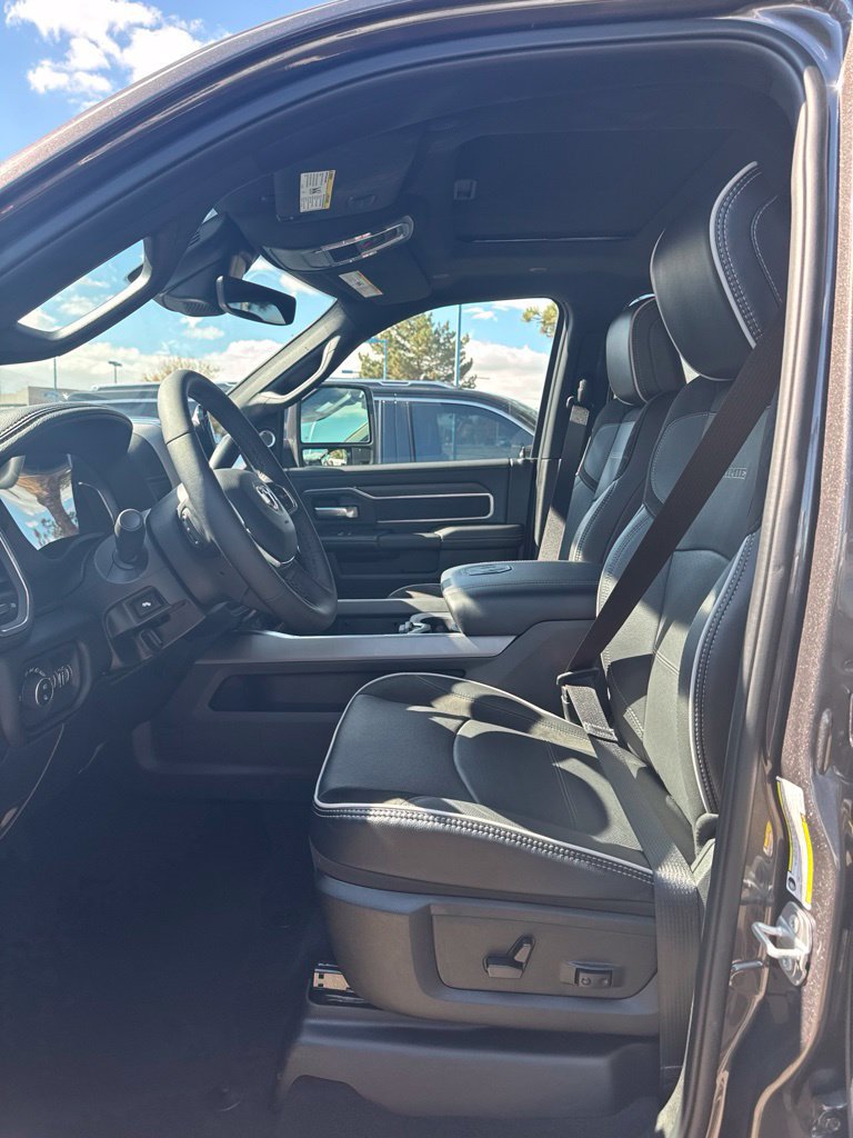 Used 2025 RAM 3500 Laramie AWD/4WD image 6