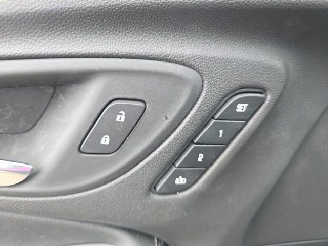 Used 2023 Buick Encore GX Essence w/ Experience Buick Package image 8