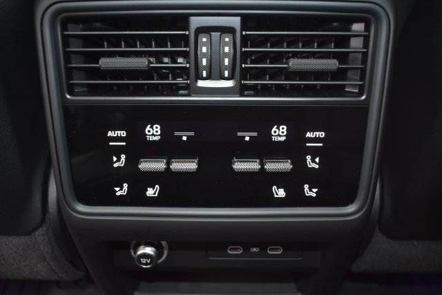 Used 2026 Porsche Cayenne AWD/4WD image 42