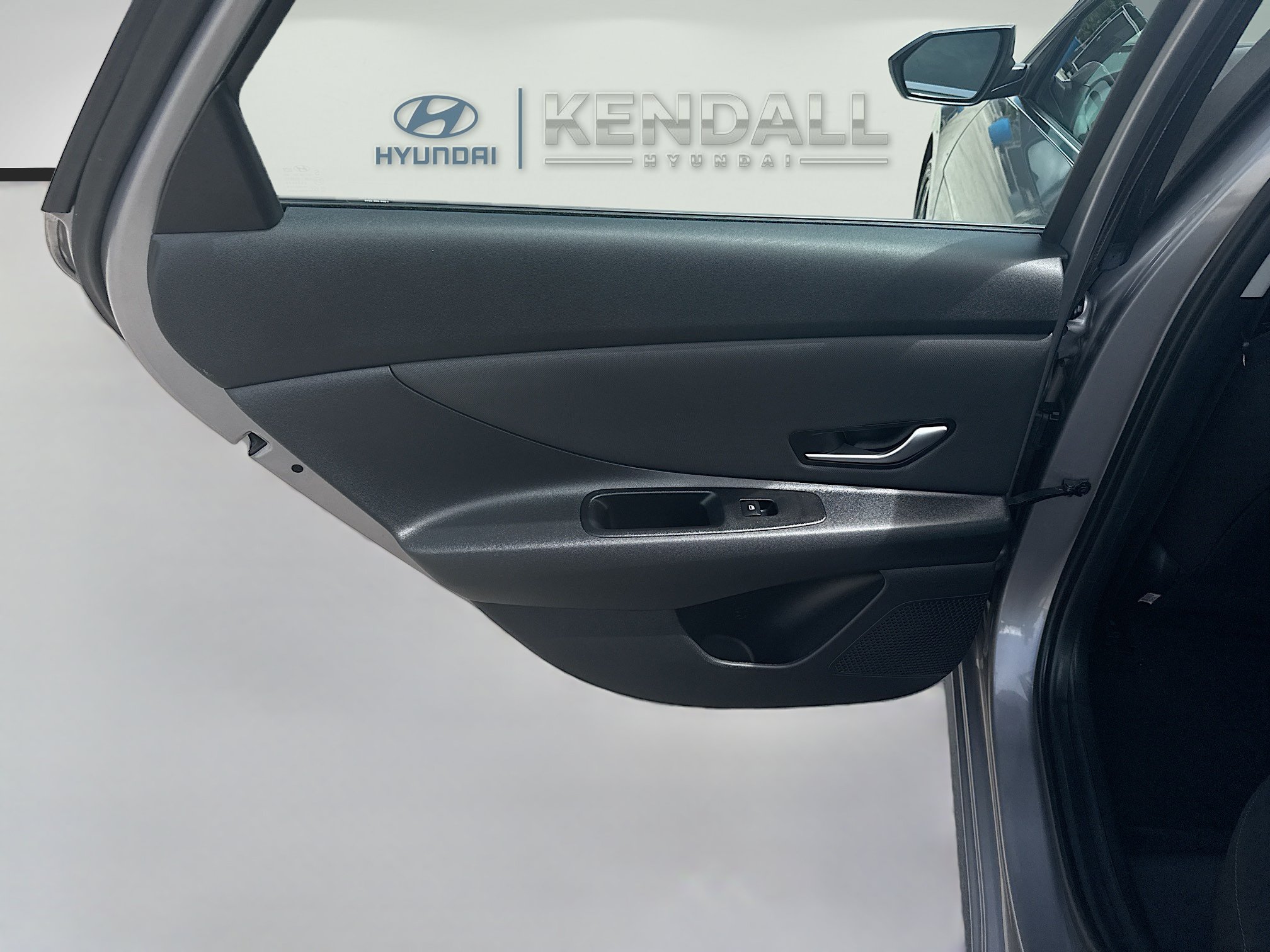 Used 2025 Hyundai Elantra SEL w/ Cargo Package FWD image 23
