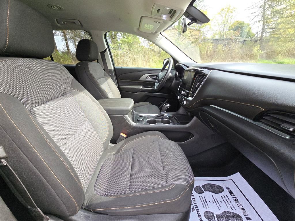 Used 2018 Chevrolet Traverse LT image 17