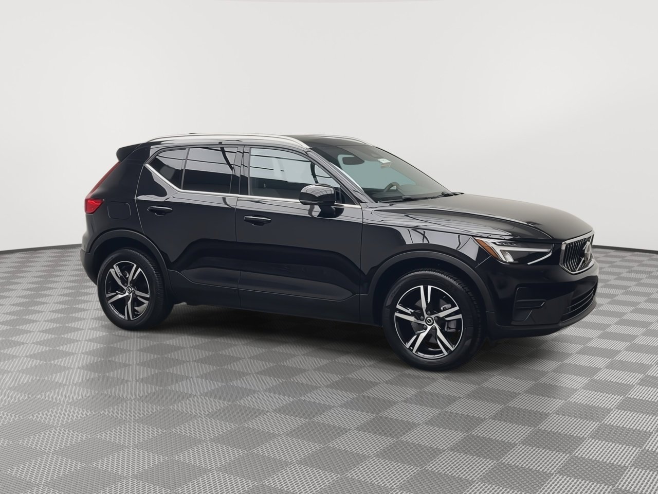 Used 2025 Volvo XC40 B5 Core image 39