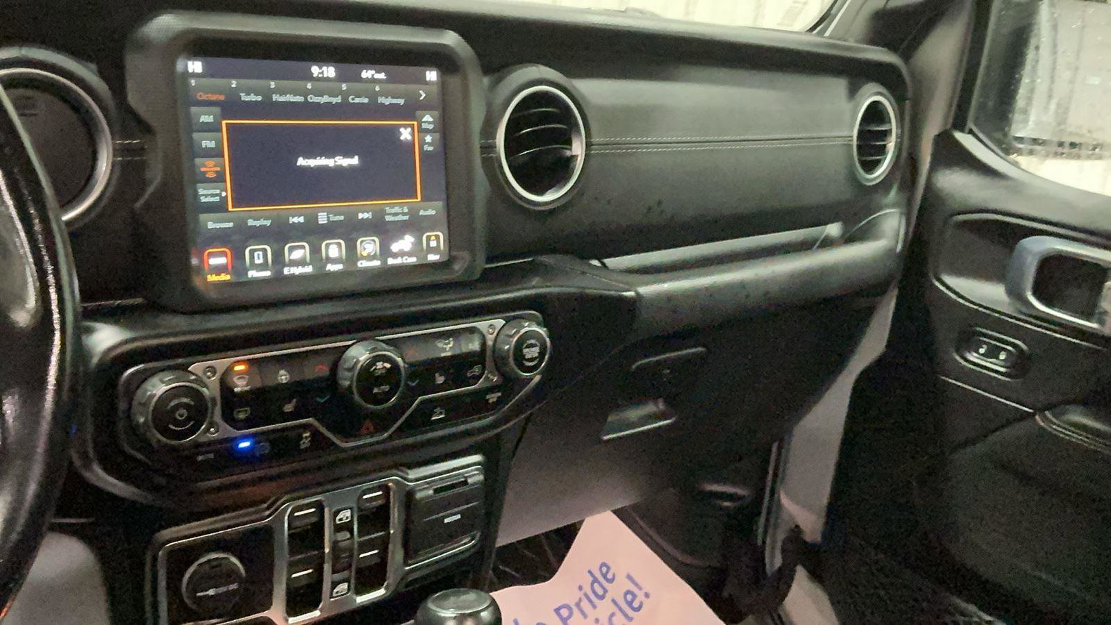 Used 2022 Jeep Wrangler Unlimited Sahara w/ Cold Weather Group image 17