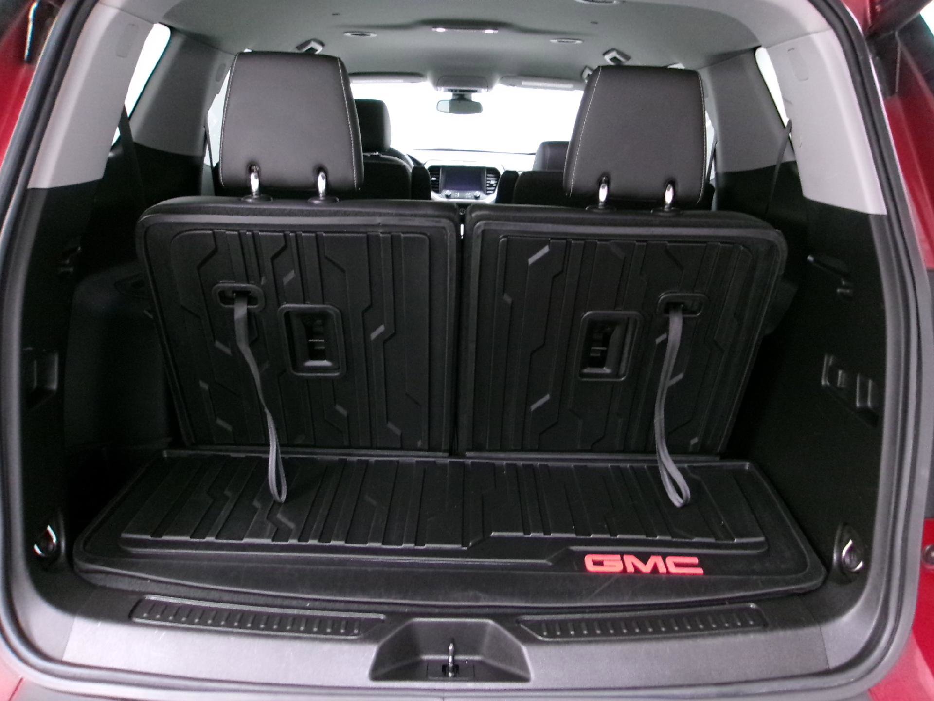 Certified 2023 GMC Acadia SLT w/ Preferred Package image 13