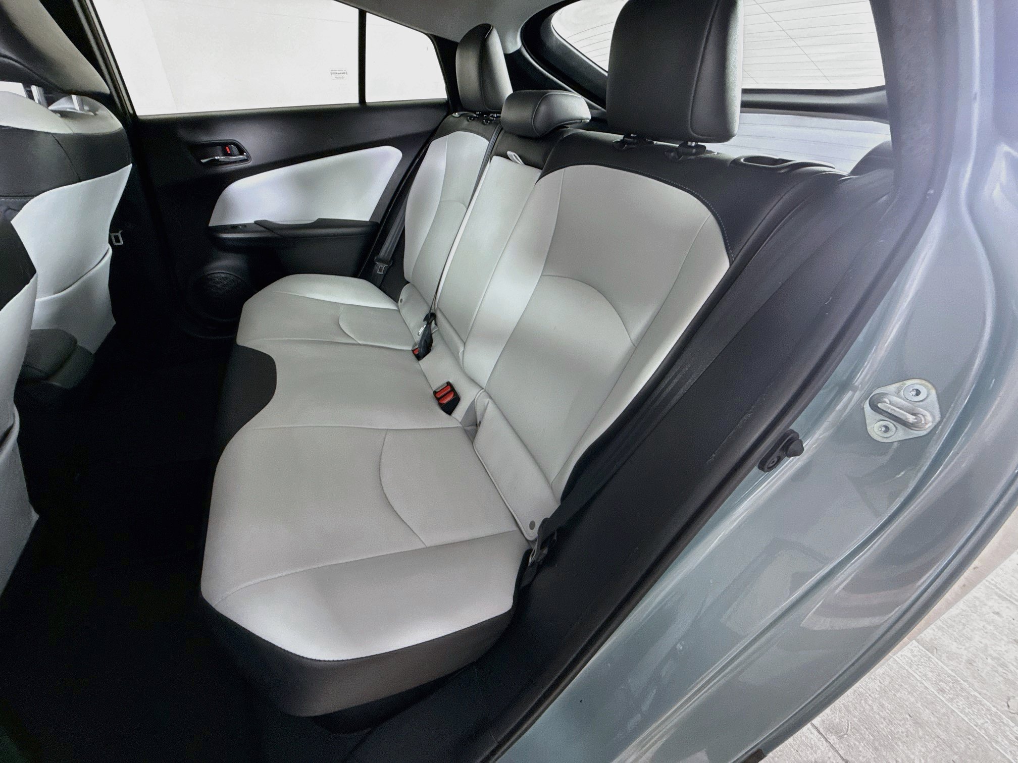 Used 2017 Toyota Prius Four FWD image 30