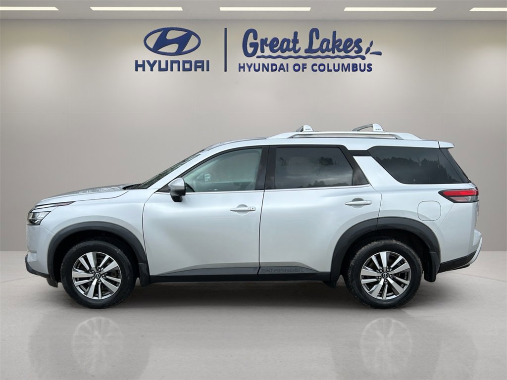 Used 2022 Nissan Pathfinder SL image 2