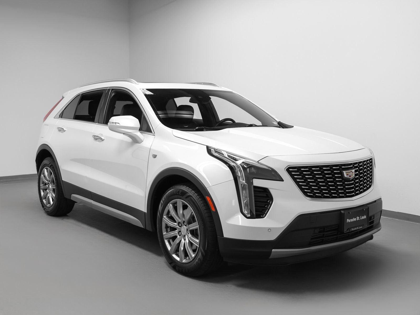 Used 2021 Cadillac XT4 Premium Luxury w/ Cold Weather Package AWD/4WD image 10