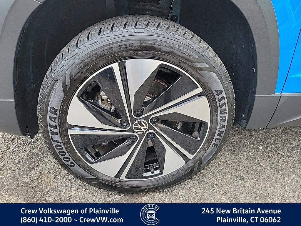 Certified 2024 Volkswagen Taos SE AWD/4WD image 17
