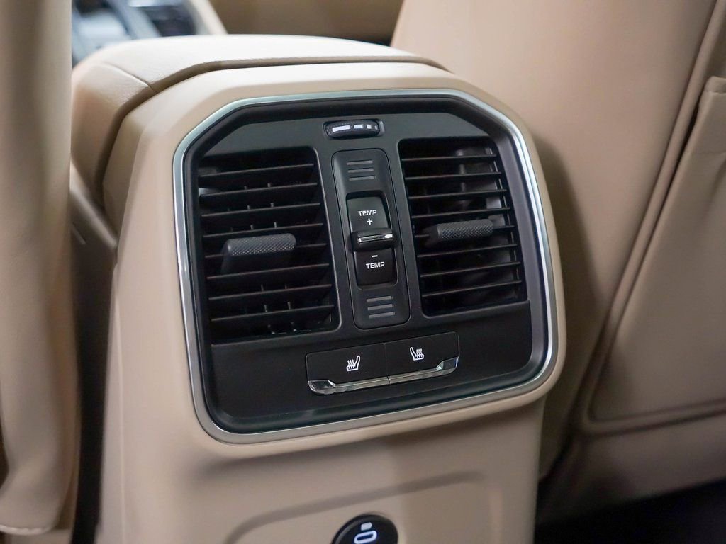 Certified 2025 Porsche Macan image 20