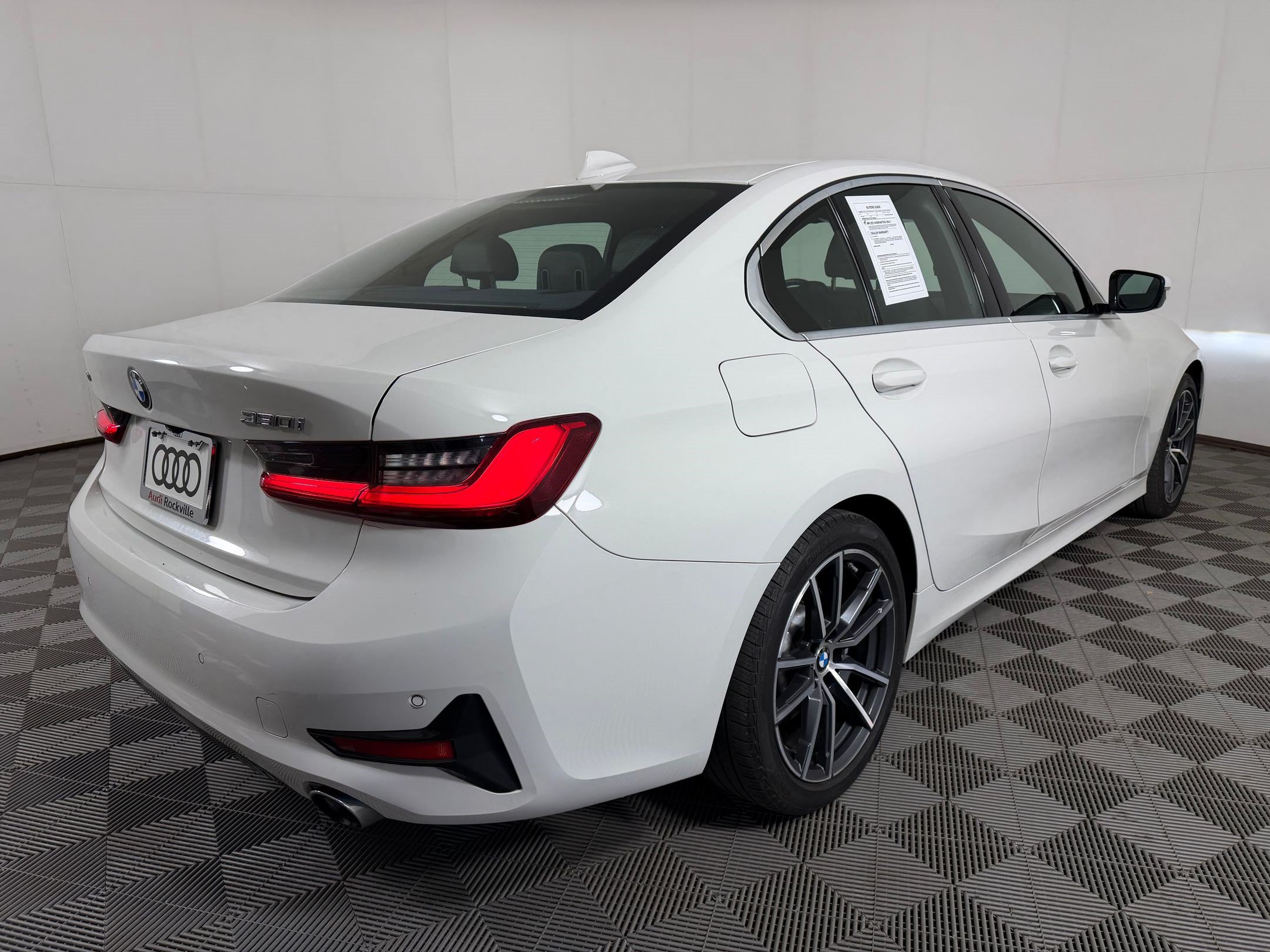 Used 2020 BMW 330i xDrive Sedan w/ Driving Assistance Package AWD/4WD image 9