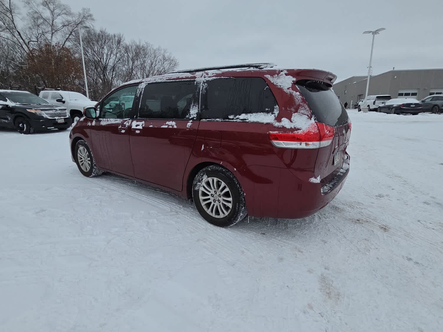 Used 2012 Toyota Sienna XLE image 4