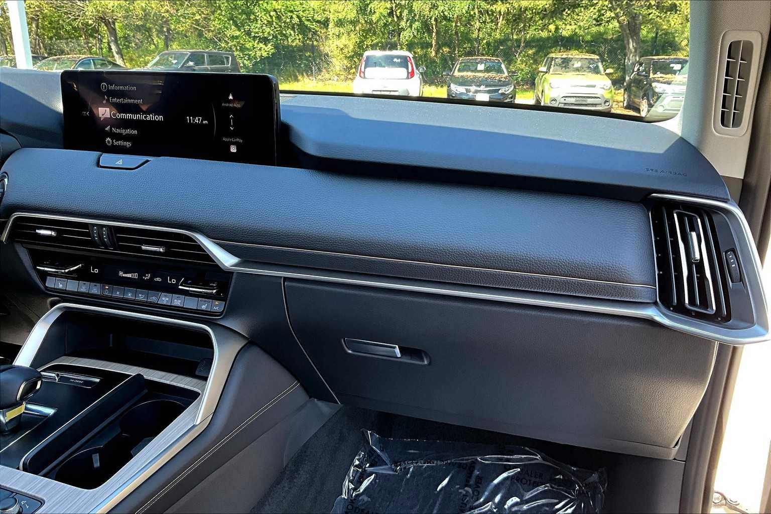 Used 2025 MAZDA CX-70 Plug-In Hybrid w/ Premium Pkg image 18