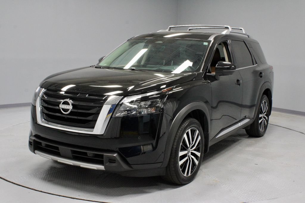 Certified 2025 Nissan Pathfinder Platinum w/ Cargo Package AWD/4WD image 7