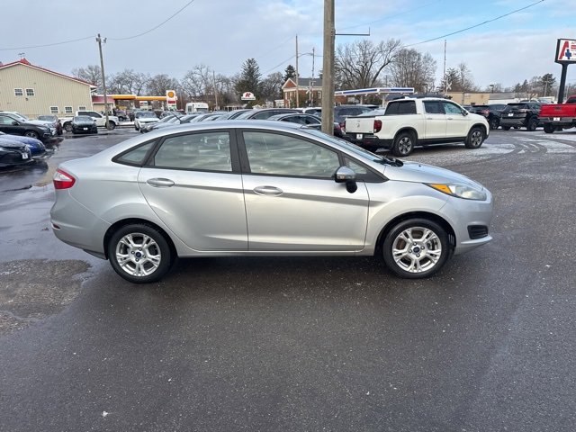 Used 2016 Ford Fiesta SE w/ Cold Weather Package image 3