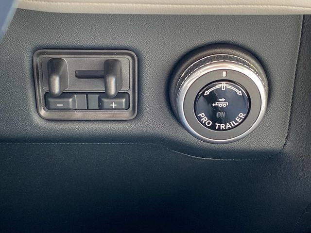 New 2025 Lincoln Navigator Reserve AWD/4WD image 25