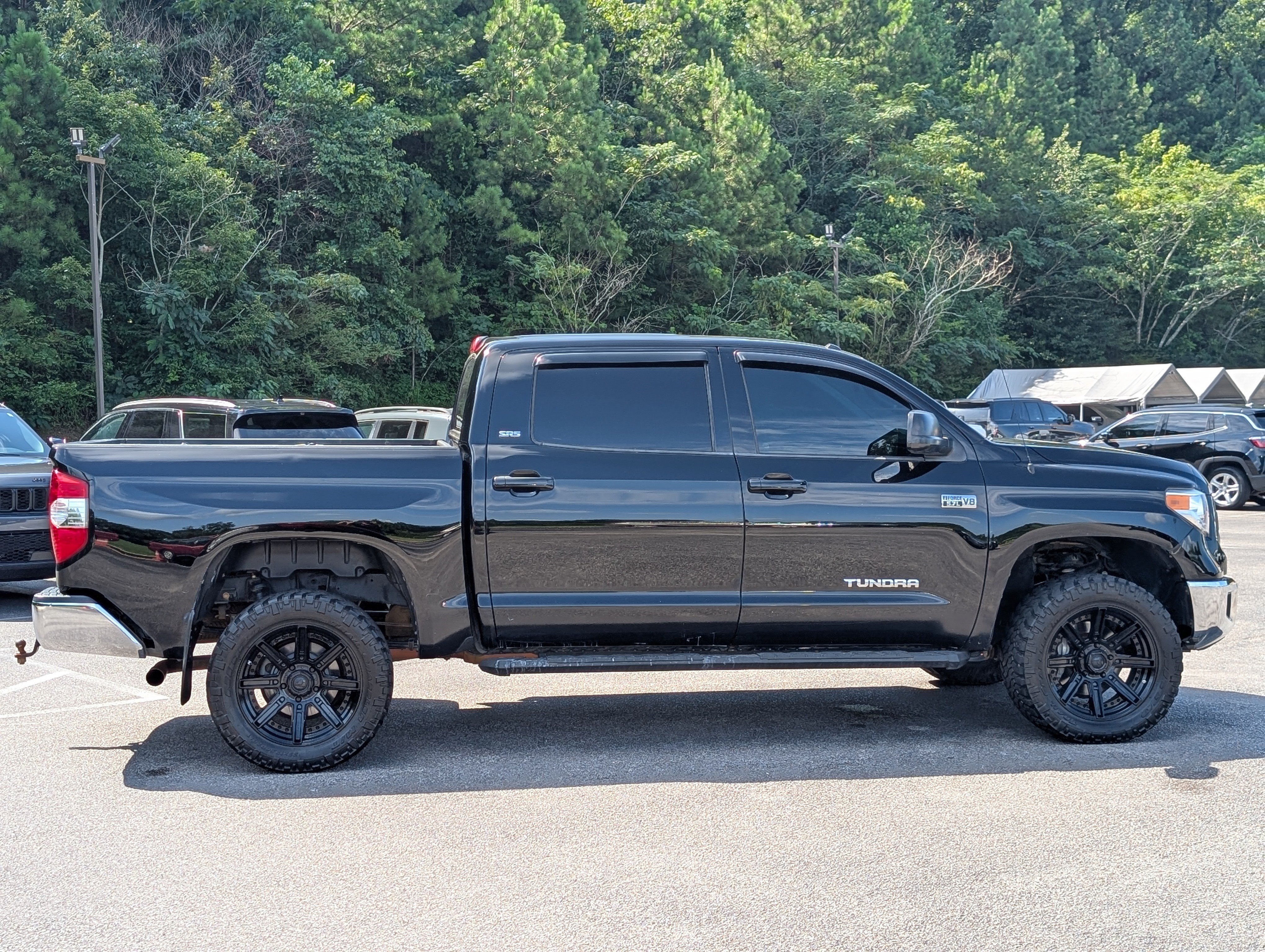 Used 2016 Toyota Tundra SR5 w/ SR5 Upgrade Package AWD/4WD image 10