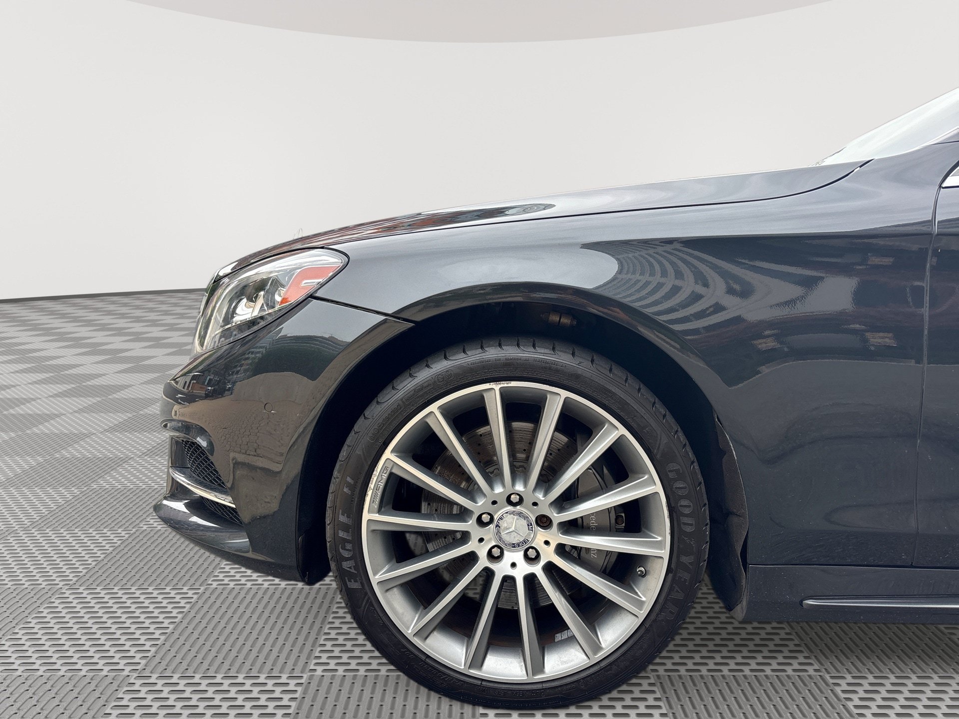 Used 2016 Mercedes-Benz S 550 Sedan image 19