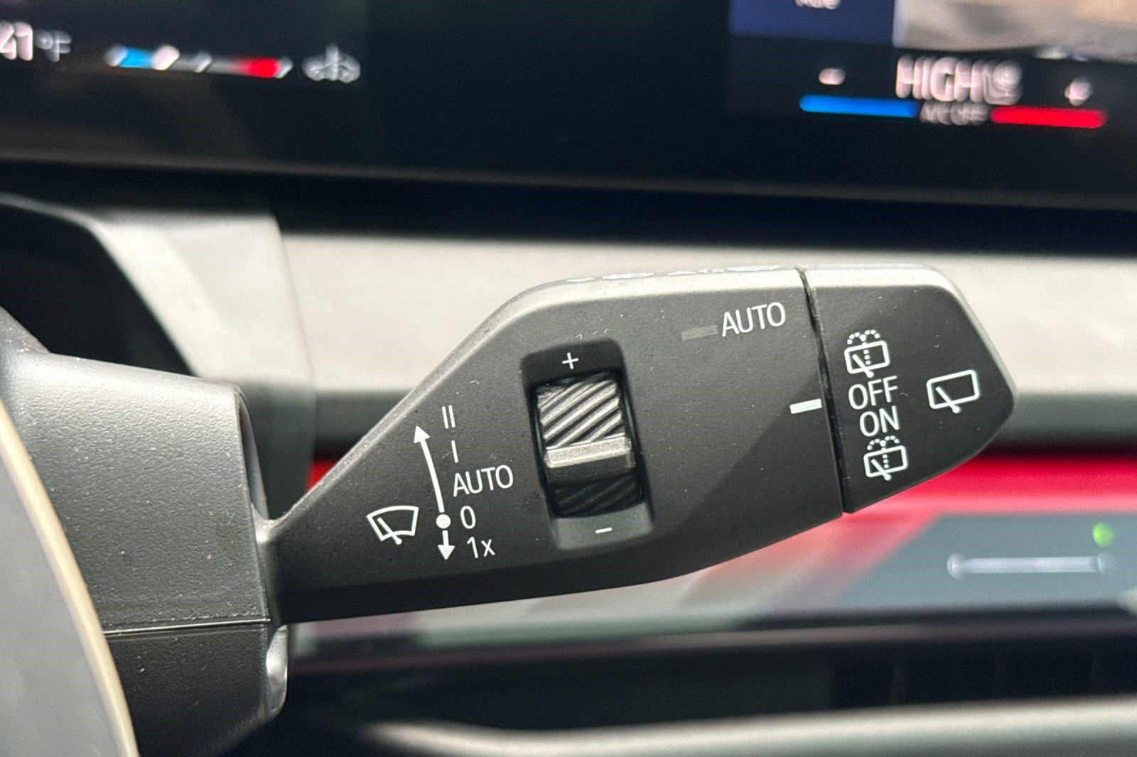 Used 2025 BMW X3 xDrive30i w/ Premium Package image 32