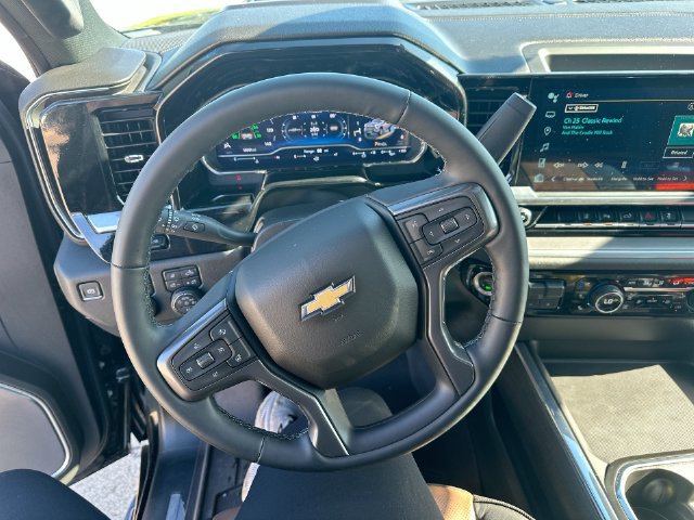 Used 2024 Chevrolet Silverado 2500 High Country w/ Technology Package AWD/4WD image 15