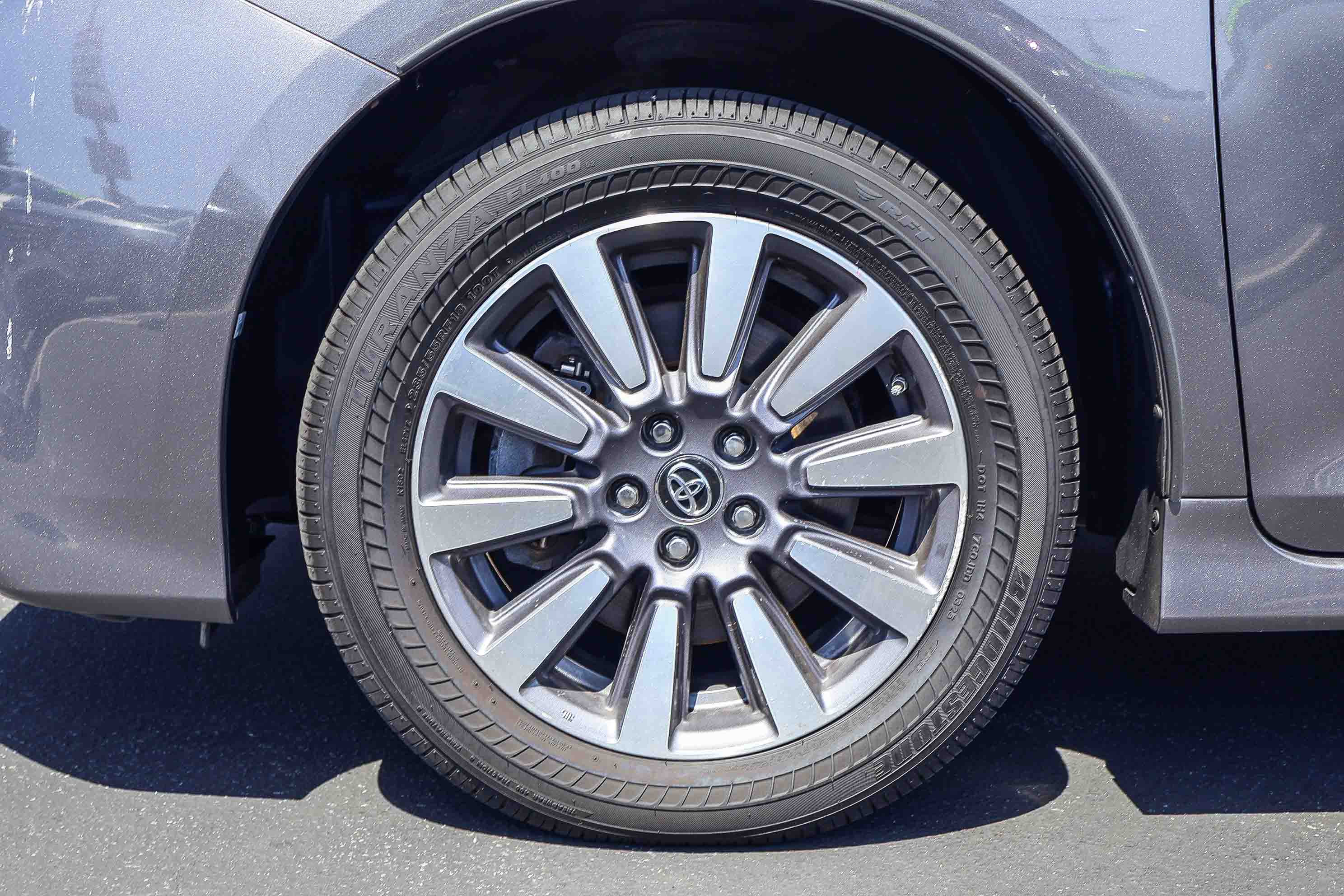 Used 2020 Toyota Sienna XLE w/ XLE Navigation Package AWD/4WD image 18