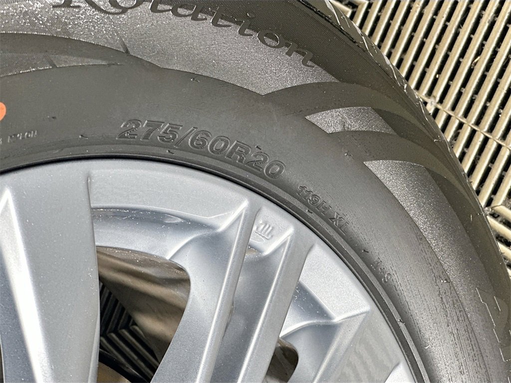 Used 2024 INFINITI QX80 Luxe image 32