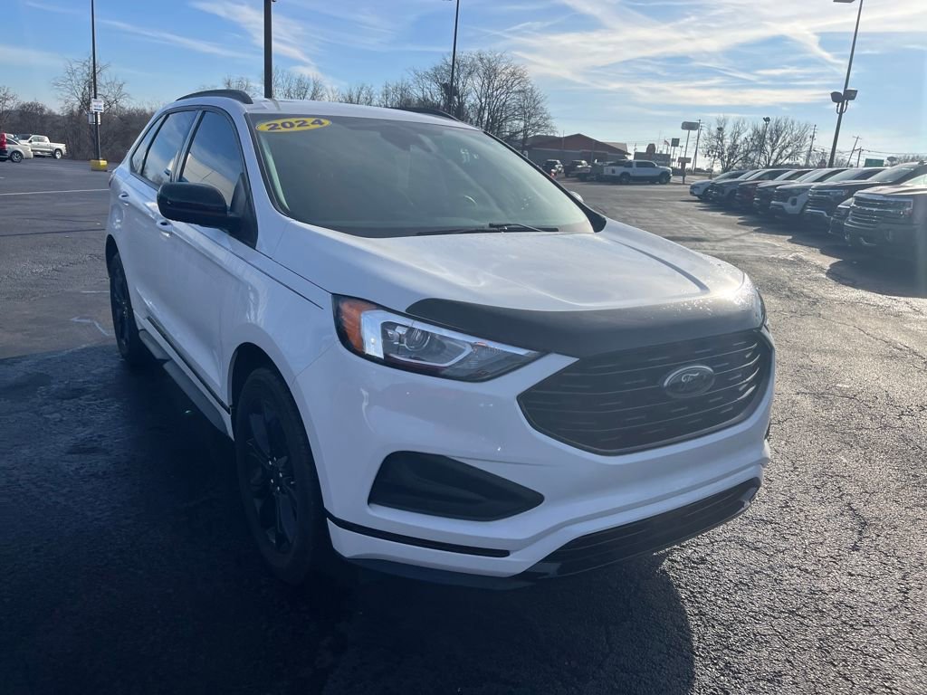 Used 2024 Ford Edge SE w/ Black Appearance Package image 7