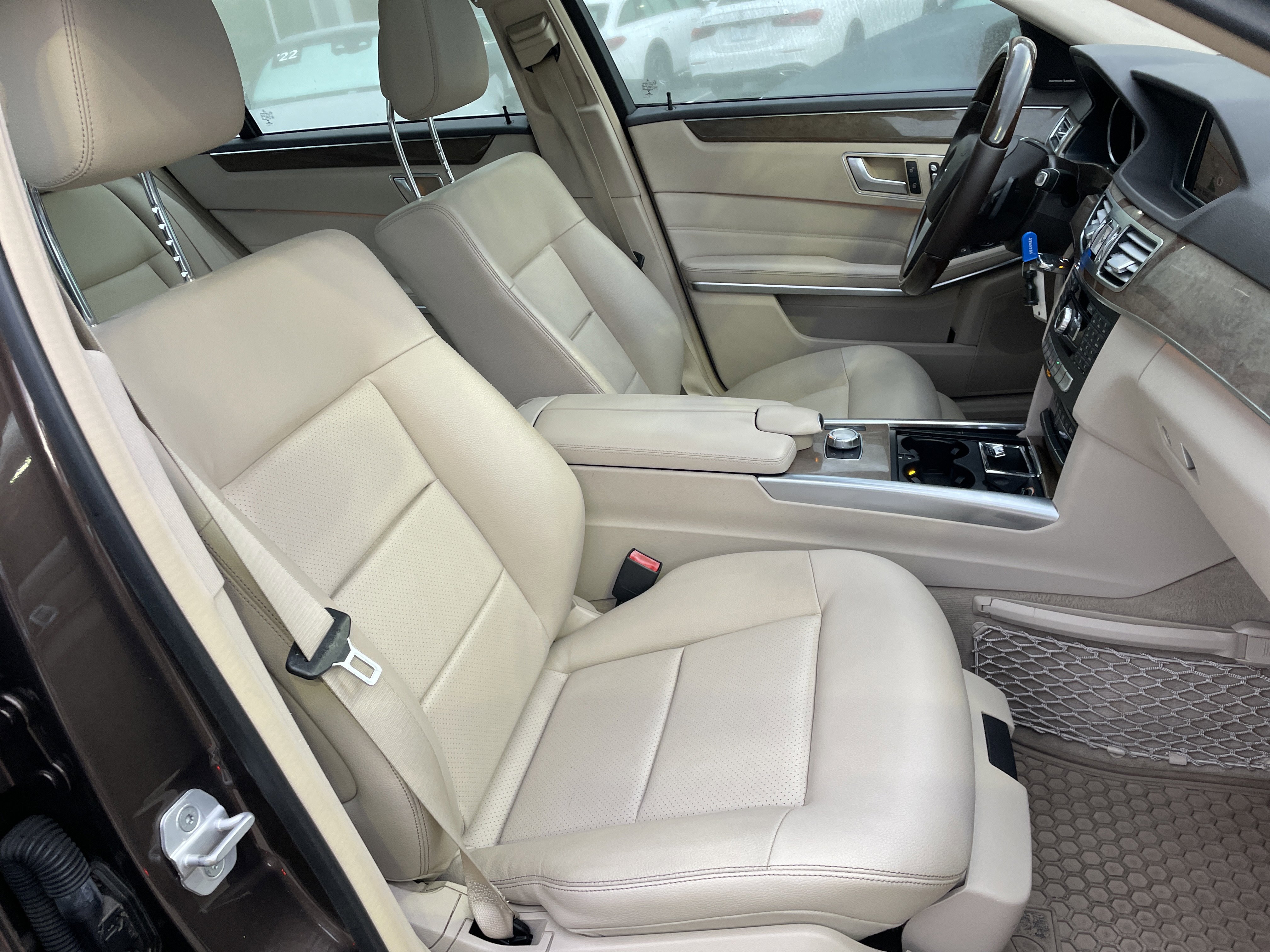 Used 2014 Mercedes-Benz E 250 BlueTEC Sedan image 48